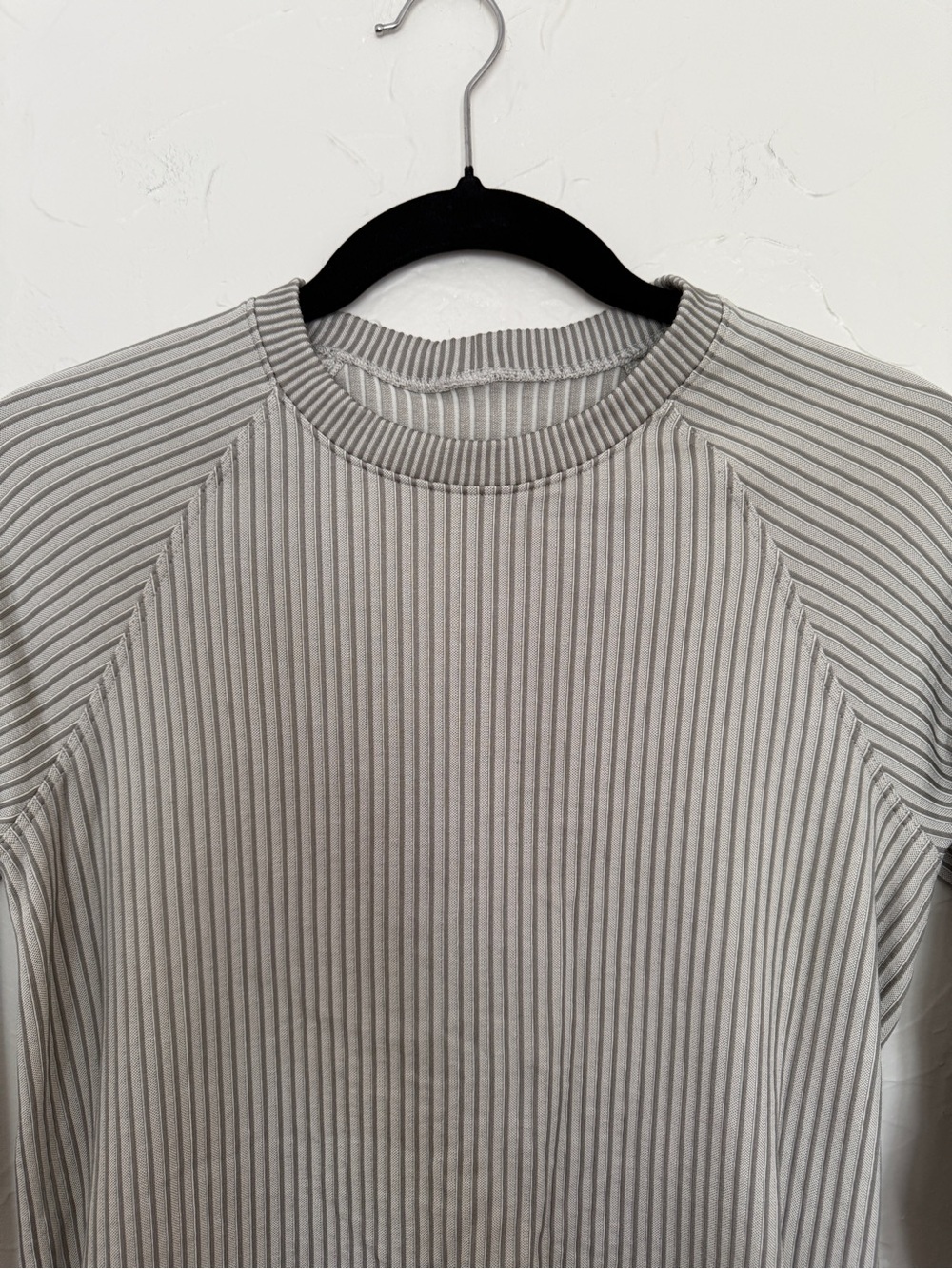 Lululemon Rest Less Pullover. Gray. Ribbed - Picture 2 of 6